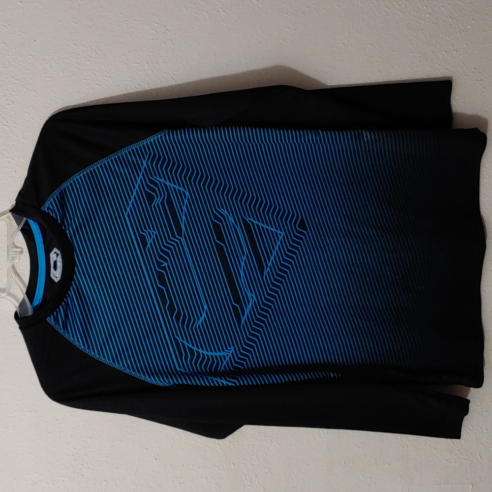 Superman Men's Size Small 3-D illusion Long Sleeve polyester shirt
